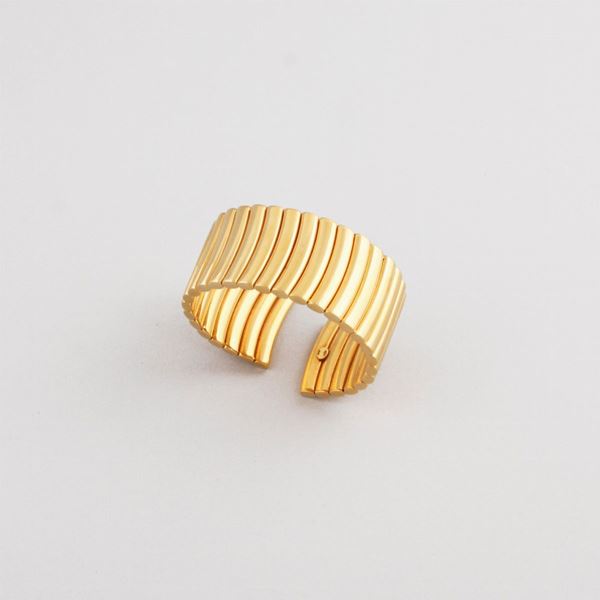 GOLD BRACELET