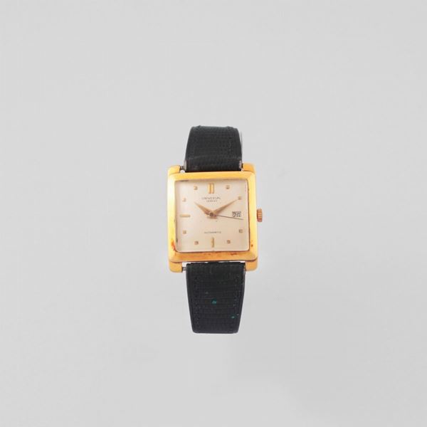 Universal Geneve - FINE, SQUARE SHAPED, 18K YELLOW GOLD WRISTWATCH WITH DATE, MADE CIRCA 1960. DIAL REPRINTED