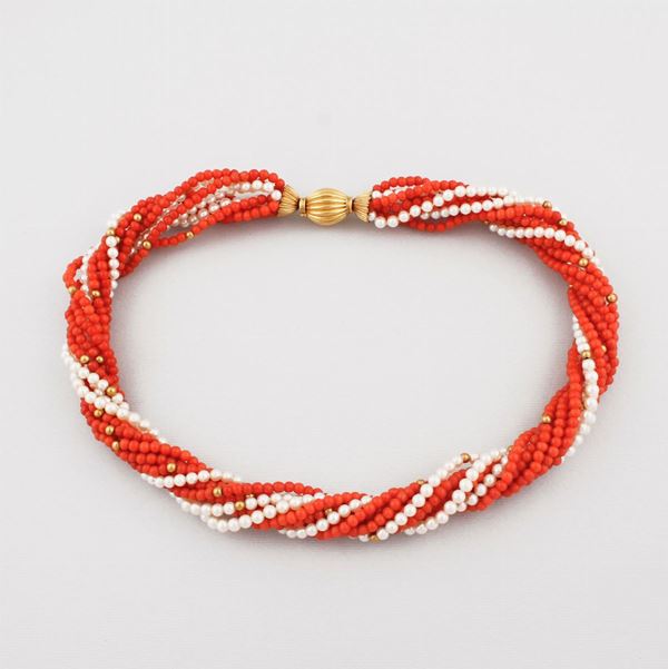 CORAL, PEARL AND GOLD NECKLACE