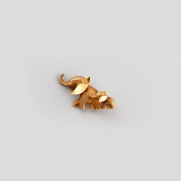 GOLD BROOCH