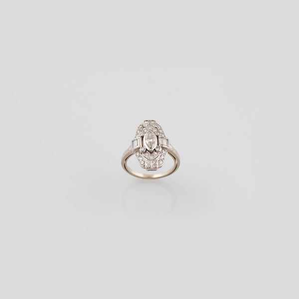 DIAMOND, GOLD AND PLATINUM RING
