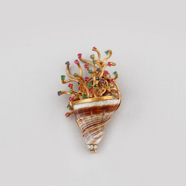 SHELL, GEM SET AND GOLD BROOCH
