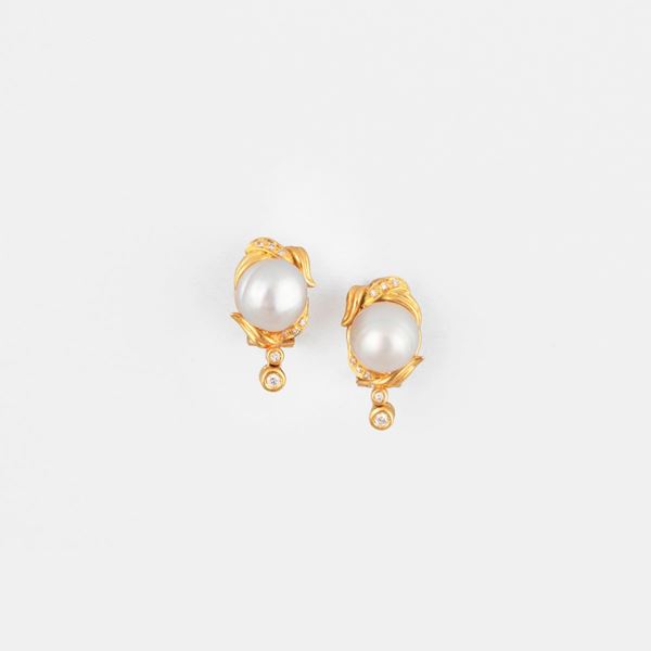 PAIR OF PEARL, DIAMOND AND GOLD EARRINGS