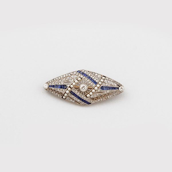DIAMOND, SAPPHIRE, PEARL, GOLD AND PLATINUM BROOCH