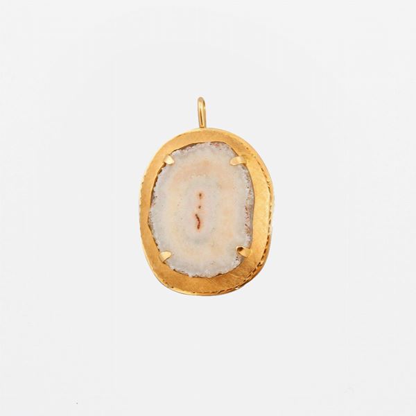 QUARTZ AND GOLD BROOCH-PENDANT