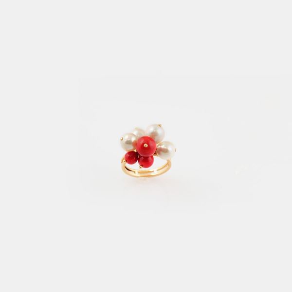 CULTURED PEARL, CORAL AND GOLD RING
