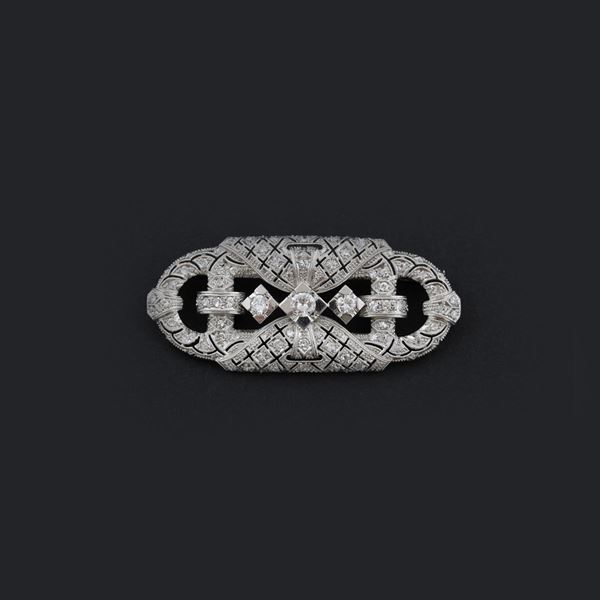 DIAMOND AND PLATINUM BROOCH