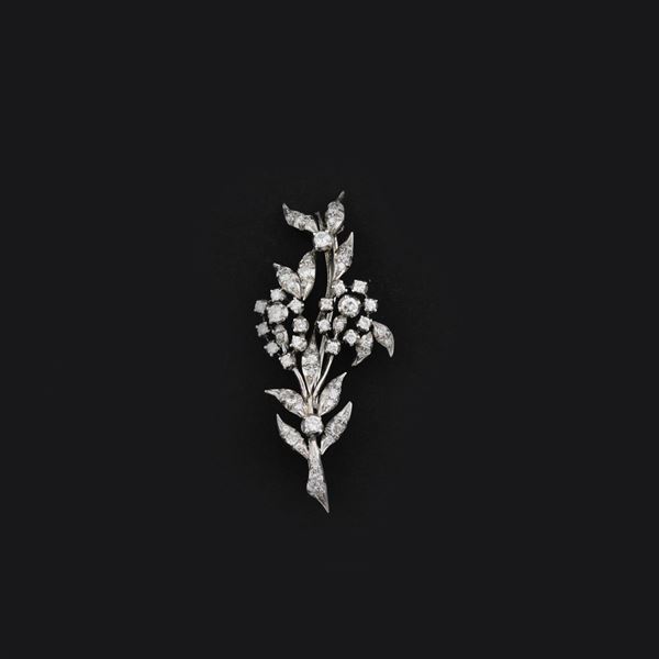 DIAMOND AND GOLD BROOCH