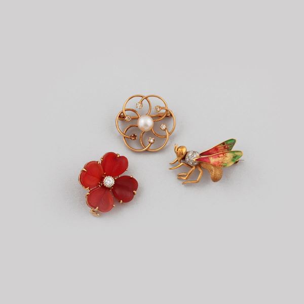 THREE DIAMOND, CULTURED PEARL, CARNELIAN, DIAMOND AND GOLD BROOCHES