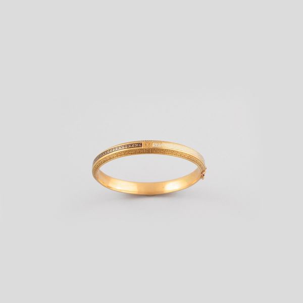 GOLD BRACELET