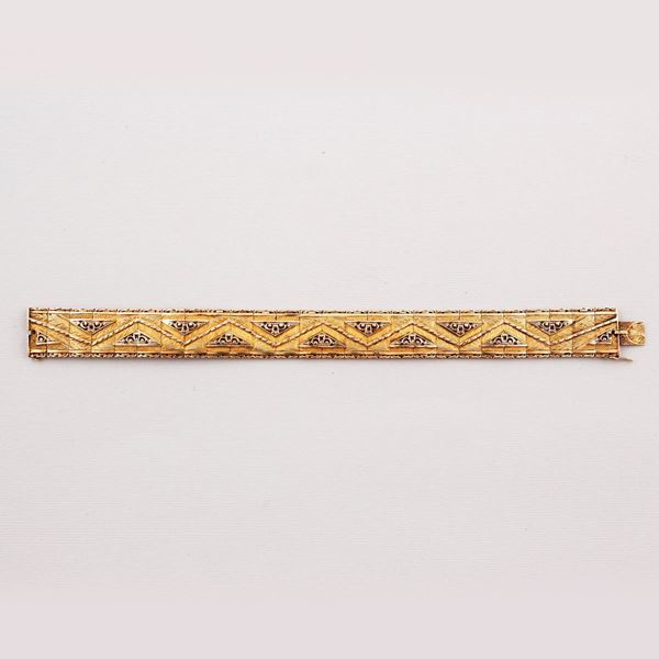 GOLD BRACELET