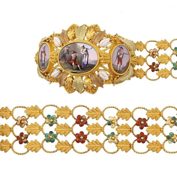 GOLD BRACELET
