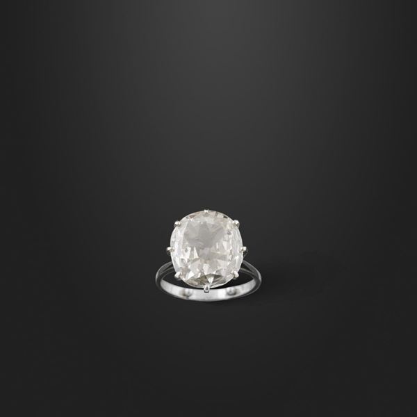DIAMOND AND GOLD RING