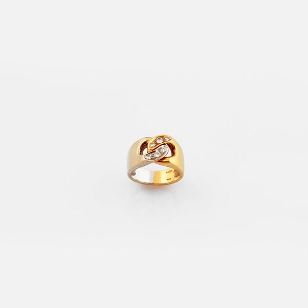 DIAMOND AND GOLD RING