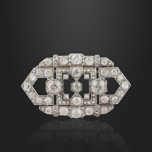 DIAMOND AND PLATINUM BROOCH