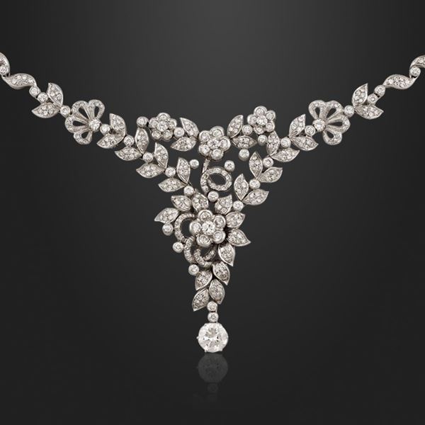 DIAMOND AND GOLD NECKLACE