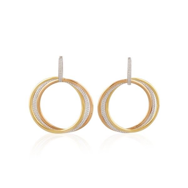 PAIR OF DIAMOND AND GOLD EARRINGS