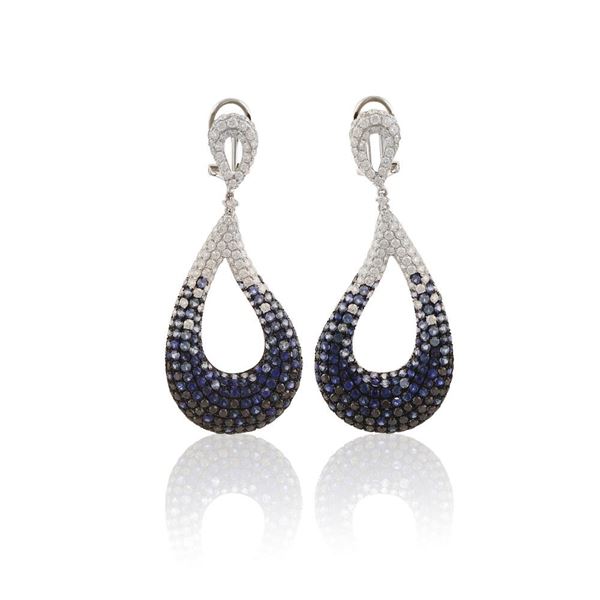 PAIR OF SAPPHIRE, DIAMOND AND GOLD EARRINGS