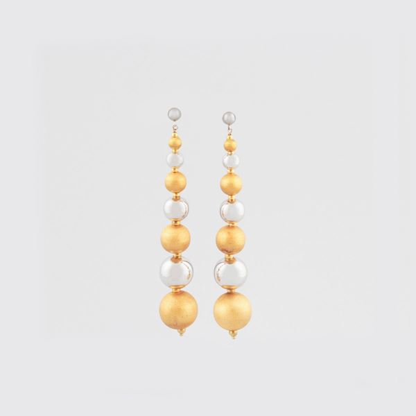 PAIR OF GOLD EARRINGS