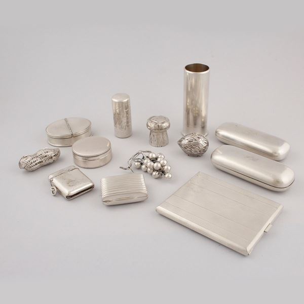 TWO 800 SILVER PILLBOX AND VARIOUS OBJECTS
