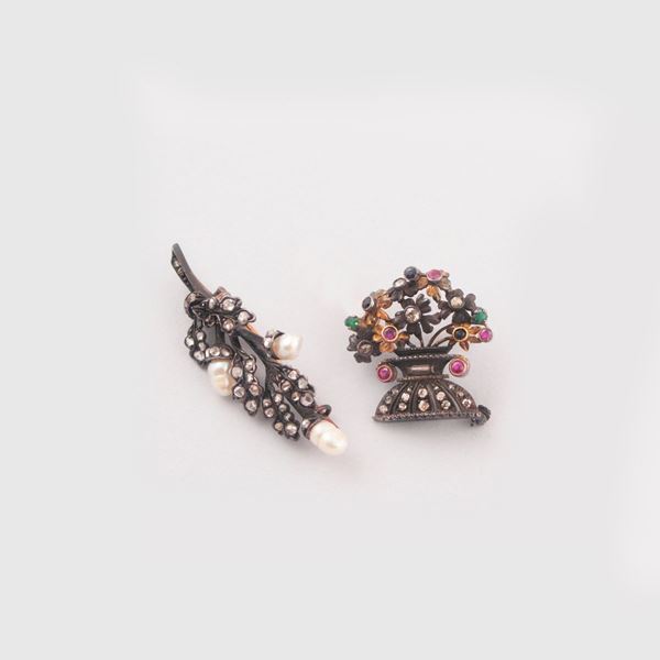 BROOCHES