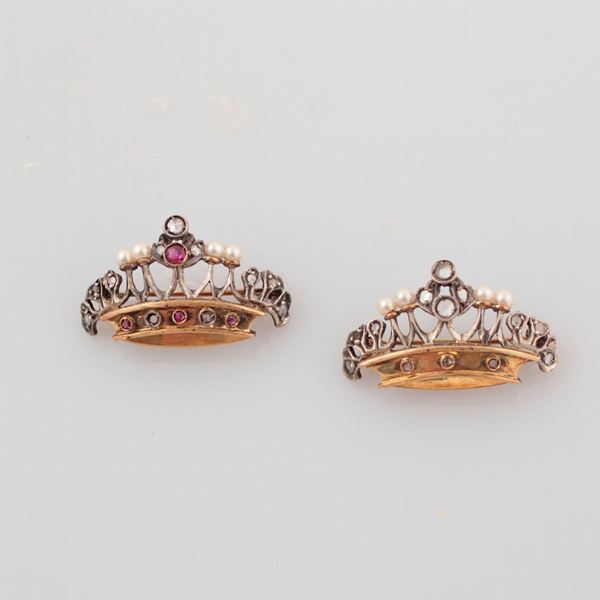 BROOCHES