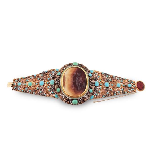 BRACELET