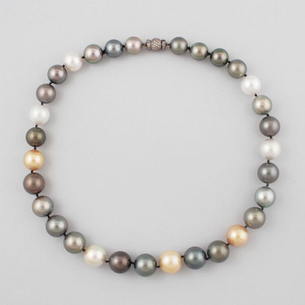 NECKLACE  - Auction Timed Auction Jewelery , Watches and Silver - Casa d'Aste International Art Sale