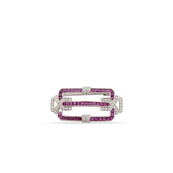 BROOCH