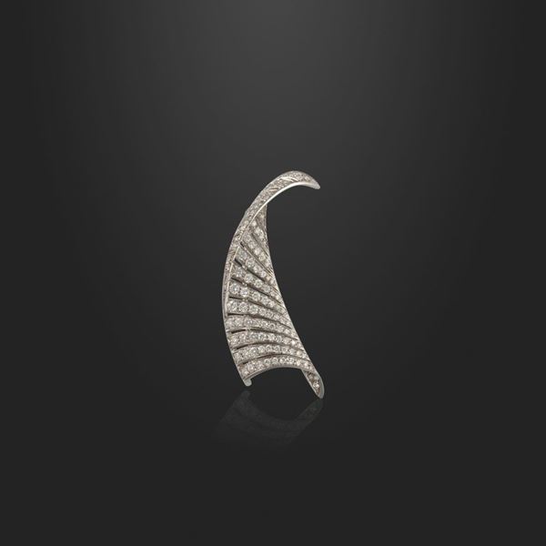 BROOCH