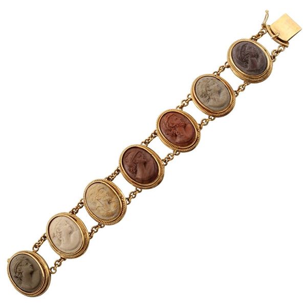 BRACELET