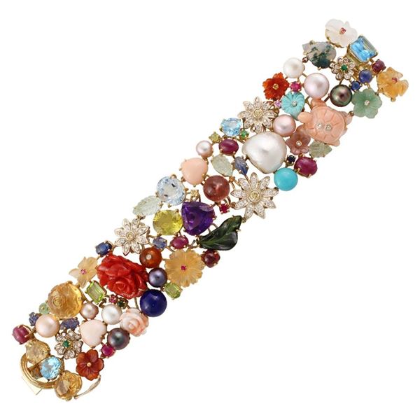 BRACELET