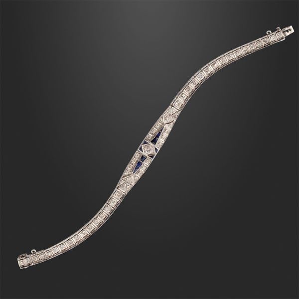 BRACELET