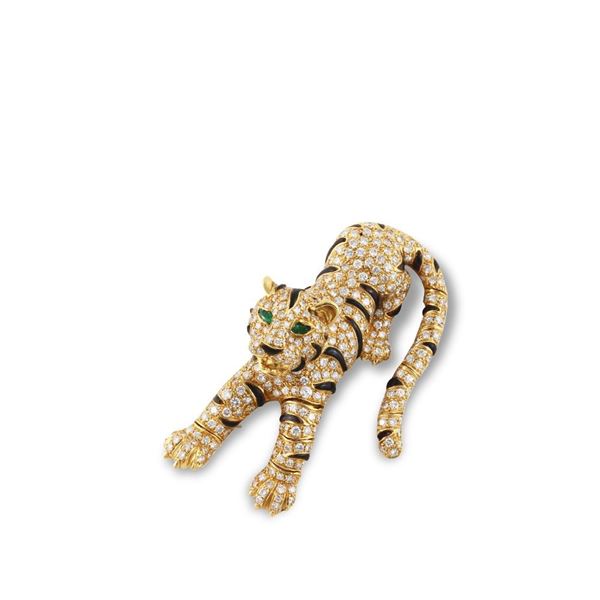 BROOCH