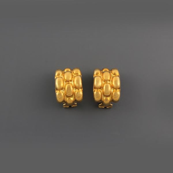 18Kt GOLD EARRINGS
