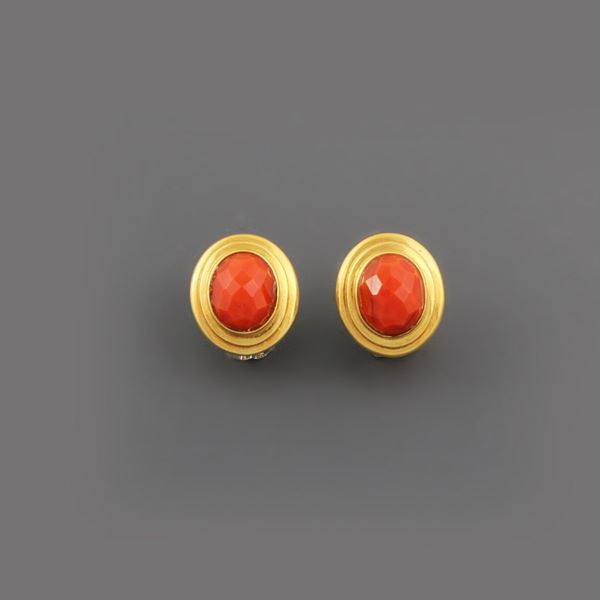 18Kt GOLD EARRINGS