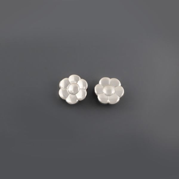 18Kt GOLD EARRINGS