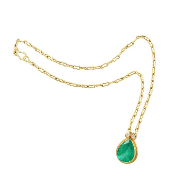 PENDANT WITH CHAIN