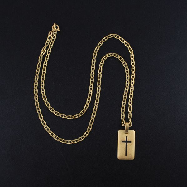 LOT OF CHAIN AND PENDANT