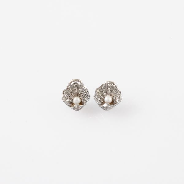 CLIP EARRINGS