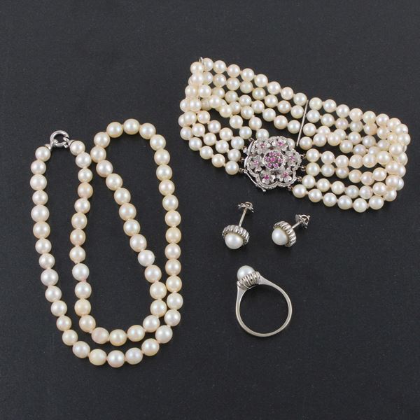 LOT OF NECKLACE, BRACELET, EARRINGS AND RING