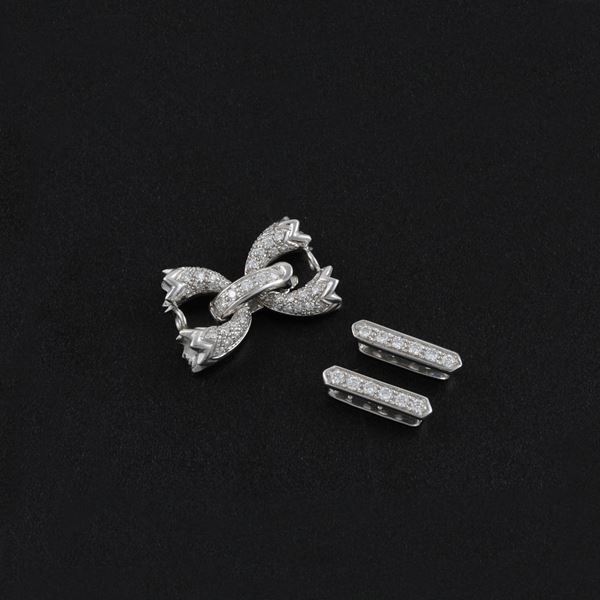 CALSP WITH TWO BAR SPACERS  - Auction Summer Time Jewelry, Watches and Silver - Casa d'Aste International Art Sale