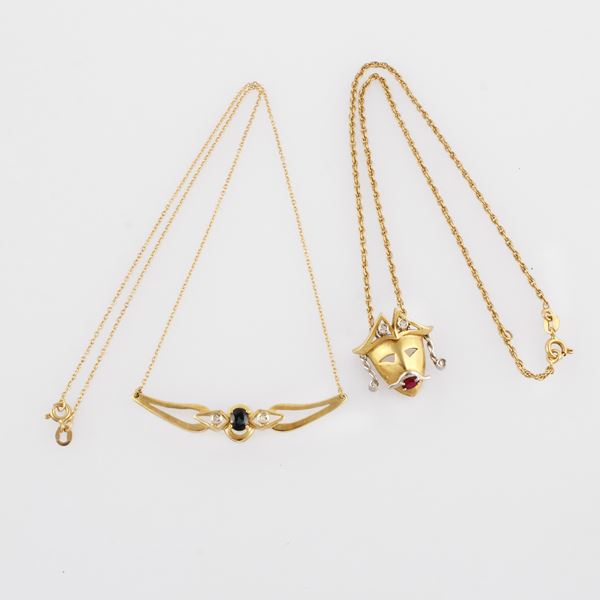 LOT OF TWO NECKLACE