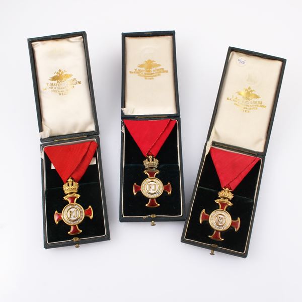 LOT OF THREE MILITARY MEDALS