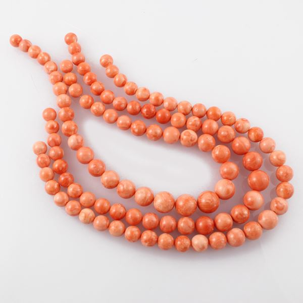 LOT OF THREE CORAL STRAND WITHOUT CLASP  - Auction Summer Time Jewelry, Watches and Silver - Casa d'Aste International Art Sale