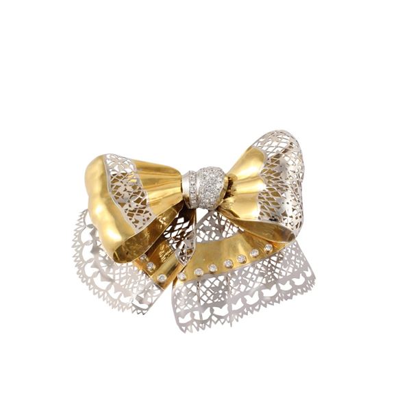 BROOCH