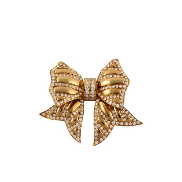 BROOCH