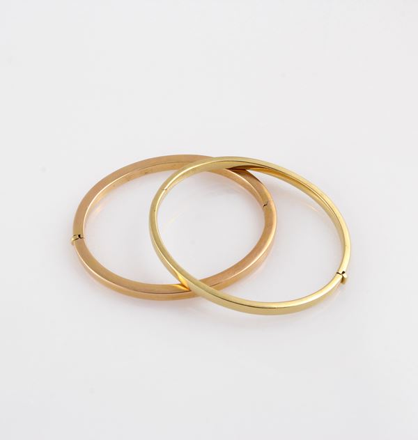 LOT OF TWO BRACELET