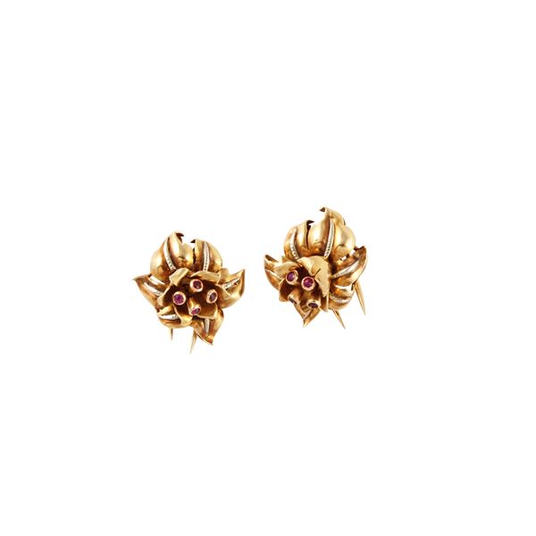 LOT OF TWO CLIP BROOCHES