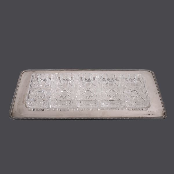 800 SILVER AND GLASS HORS D'OEUVRE DISH